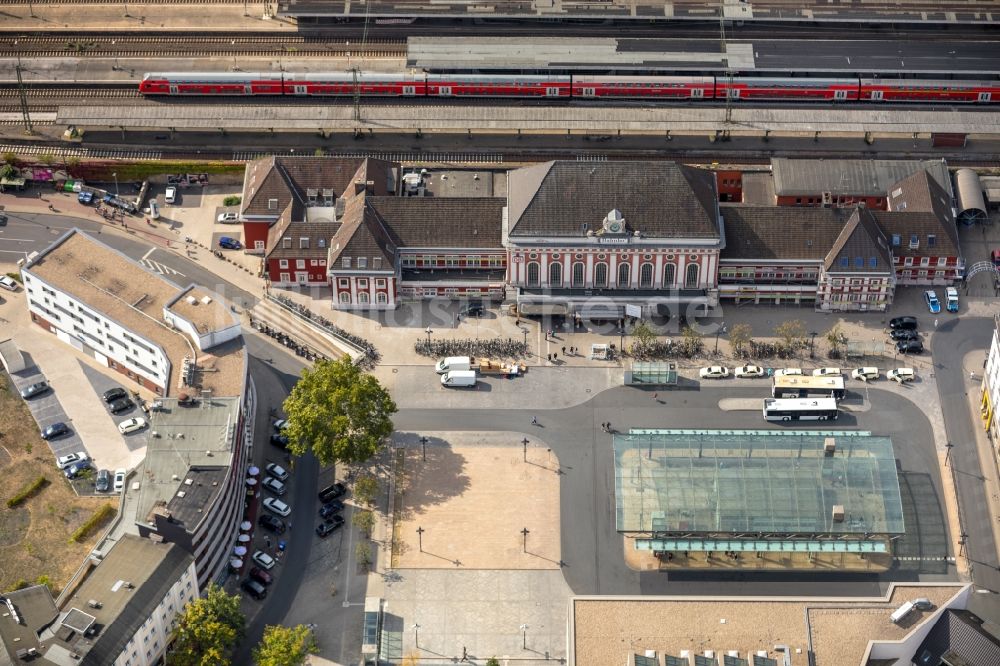 Luftbild Hamm - Gleisverlauf und Bahnhofsgebäude der Deutschen Bahn in Hamm im Bundesland Nordrhein-Westfalen, Deutschland