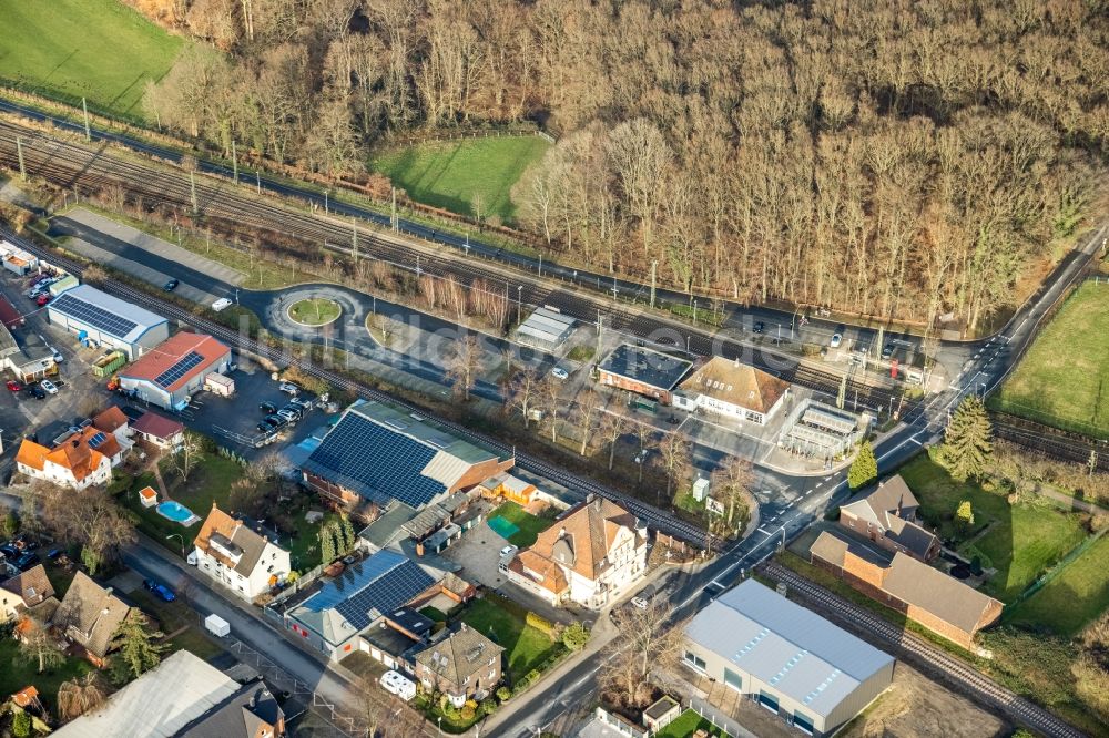 Luftaufnahme Hamm - Gleisverlauf und Bahnhofsgebäude Hamm-Bockum-Hövel an der Ermelinghofstraße im Ortsteil Bockum-Hövel in Hamm im Bundesland Nordrhein-Westfalen, Deutschland