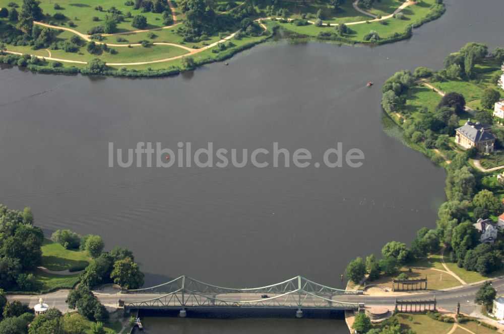 Potsdam aus der Vogelperspektive: Glienicker Brücke