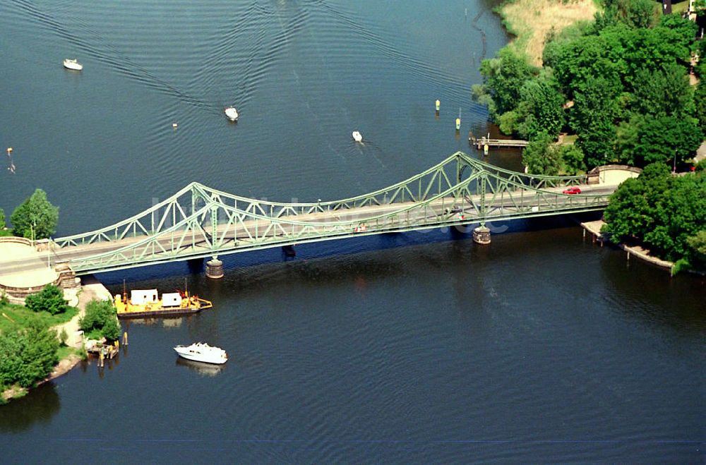 Potsdam-Babelsberg von oben - Glienicker Brücke.