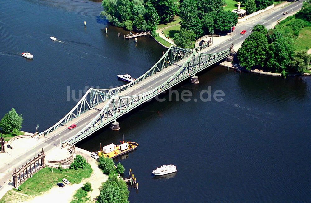 Luftaufnahme Potsdam - Glienicker Brücke.