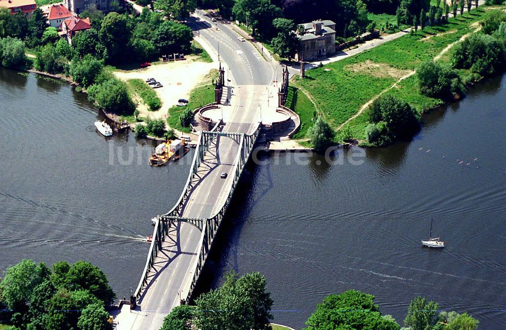 Potsdam von oben - Glienicker Brücke.