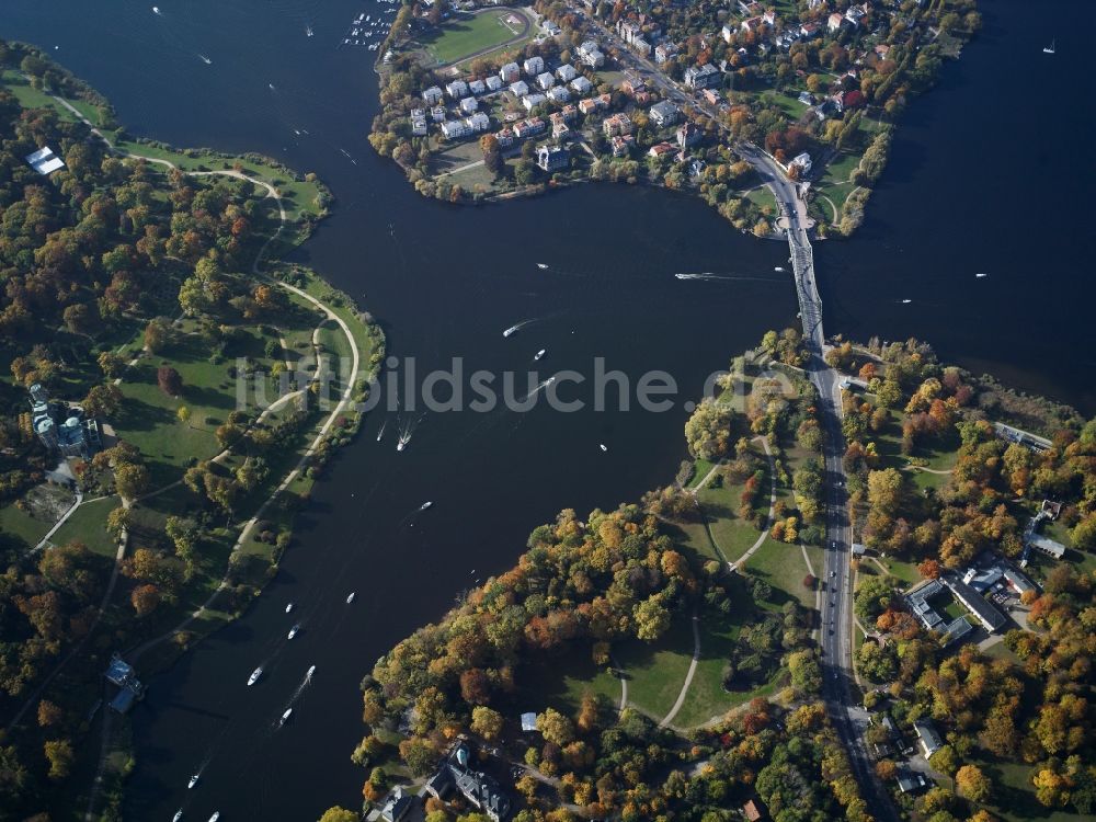 Luftbild Potsdam - Glienicker Brücke über die Havel in Potsdam im Bundesland Brandenburg