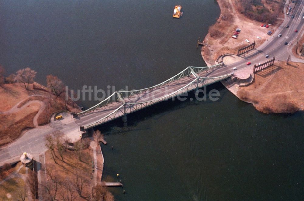 Luftaufnahme Potsdam - Glienicker Brücke in Potsdam im Bundesland Brandenburg