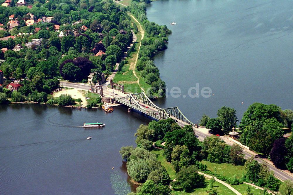 Luftaufnahme Potsdam - Glienicker Horn mit Glienicker Brücke.