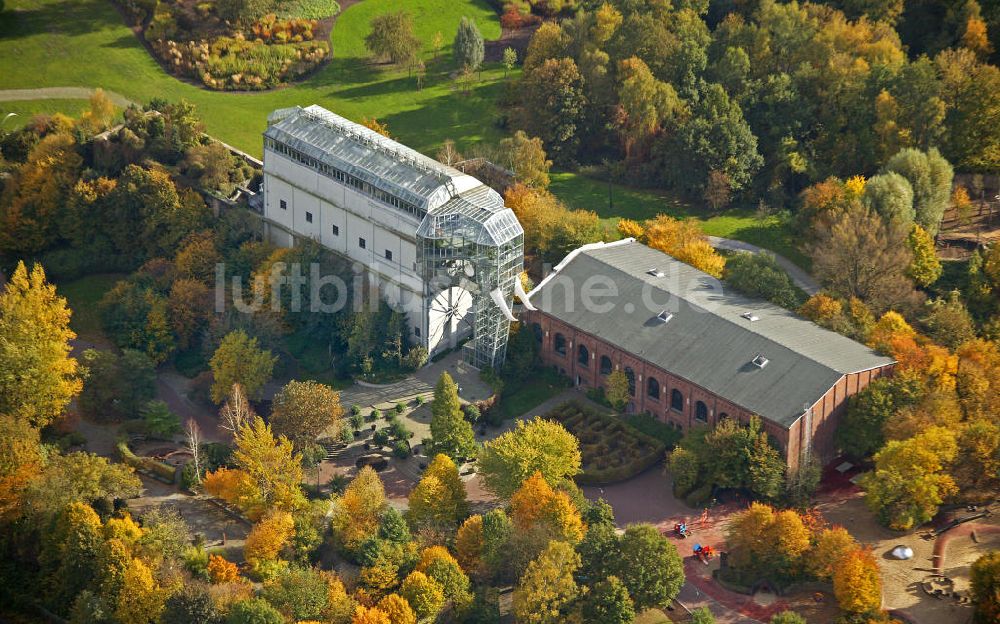 Luftaufnahme Hamm - Gläserner Elefant im Maximilianpark im Herbst