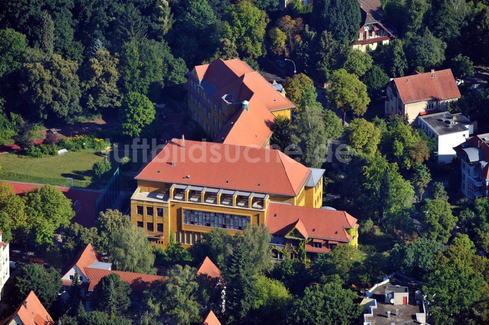 Luftaufnahme Berlin - Goethe-Oberschule in der Drakestraße im Bezirk Lichterfelde in Berlin