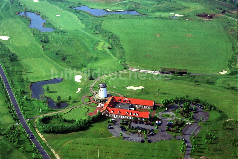 Krefeld aus der Vogelperspektive: Golf- und Country Club Elfrather Mühle in Krefeld im Bundesland Nordrhein-Westfalen