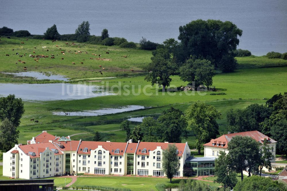 Luftaufnahme Teschow - Golf- und Wellnesshotel Schloss Teschow in Teschow, Mecklenburg-Vorpommern
