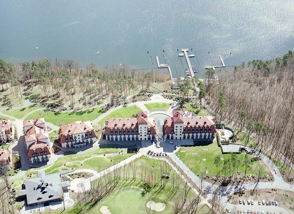 Bad Saarow / Brandenburg aus der Vogelperspektive: Golfklub am Scharmützelsee in Bad Saarow.