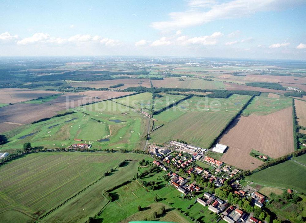 Luftaufnahme Groß - Kienitz - Golfplatz bei Groß-Kienitz am Flughafen Berlin - Schönefeld / BRB.