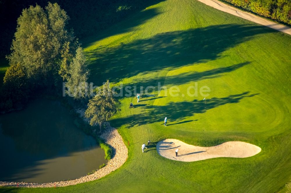 Duisburg von oben - Golfplatz in Duisburg im Bundesland Nordrhein-Westfalen