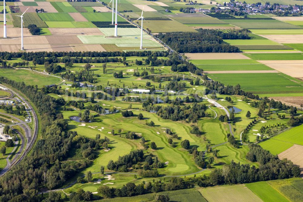 Gerderhahn aus der Vogelperspektive: Golfplatz in Gerderhahn im Bundesland Nordrhein-Westfalen, Deutschland