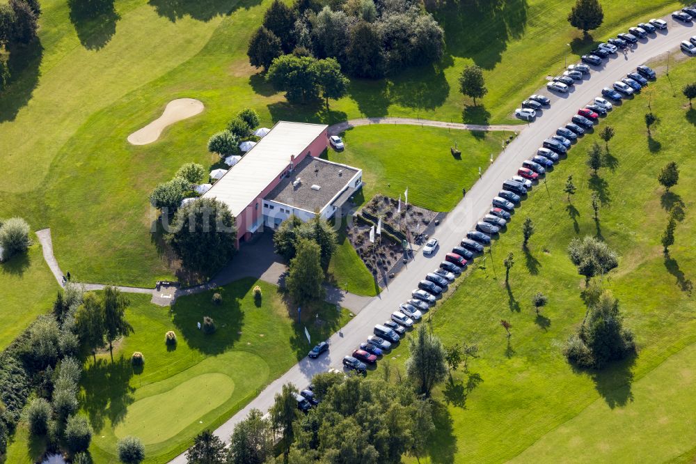 Gerderhahn aus der Vogelperspektive: Golfplatz in Gerderhahn im Bundesland Nordrhein-Westfalen, Deutschland