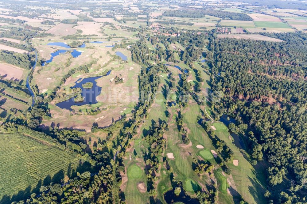 Luftaufnahme Lüdersburg - Golfplatz Golfanlage Schloss Lüdersburg in Lüdersburg im Bundesland Niedersachsen, Deutschland