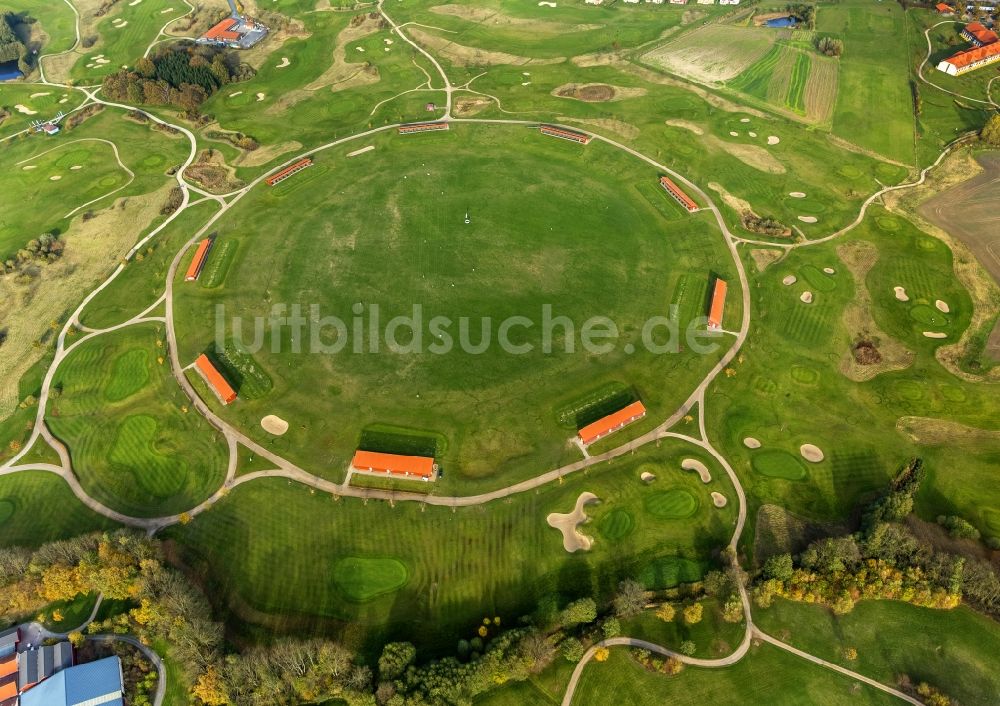 Göhren-Lebbin aus der Vogelperspektive: Golfplatz und Golfclub in der Gemeinde Göhren-Lebbin am Fleesensee im Bundesland Mecklenburg-Vorpommern