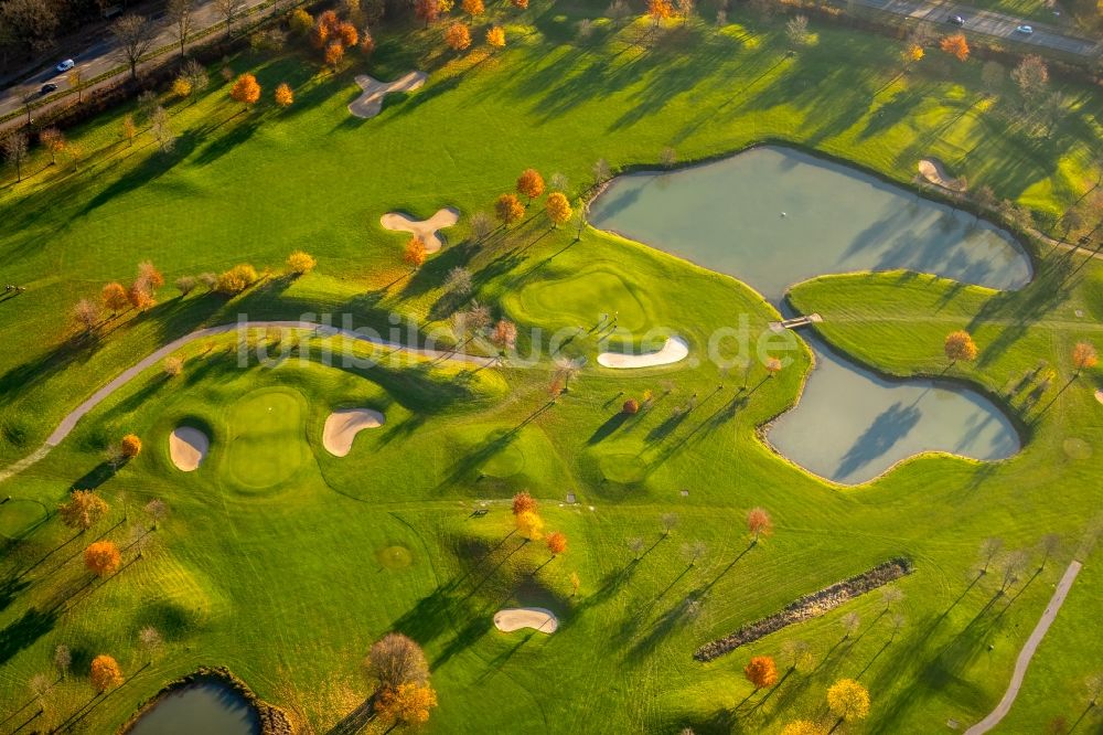 Kamp-Lintfort aus der Vogelperspektive: Golfplatz Golfclub Am Kloster-Kamp e.V. an der Kirchstraße im Ortsteil Niersenbruch in Kamp-Lintfort im Bundesland Nordrhein-Westfalen, Deutschland