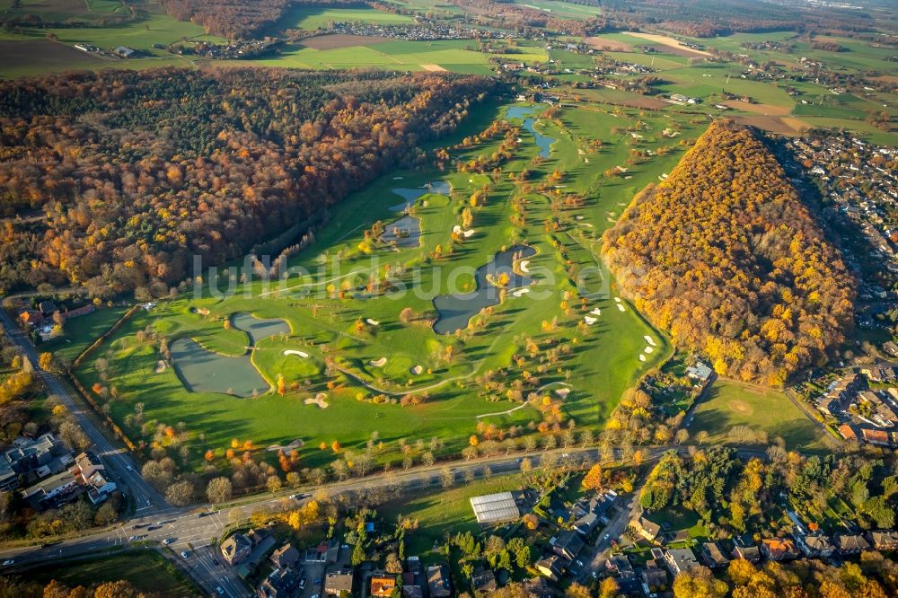 Kamp-Lintfort aus der Vogelperspektive: Golfplatz Golfclub Am Kloster-Kamp e.V. an der Kirchstraße im Ortsteil Niersenbruch in Kamp-Lintfort im Bundesland Nordrhein-Westfalen, Deutschland