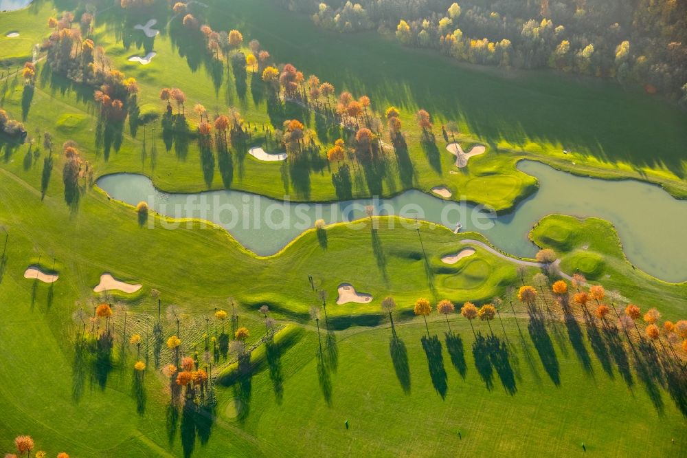 Luftaufnahme Kamp-Lintfort - Golfplatz Golfclub Am Kloster-Kamp e.V. an der Kirchstraße im Ortsteil Niersenbruch in Kamp-Lintfort im Bundesland Nordrhein-Westfalen, Deutschland