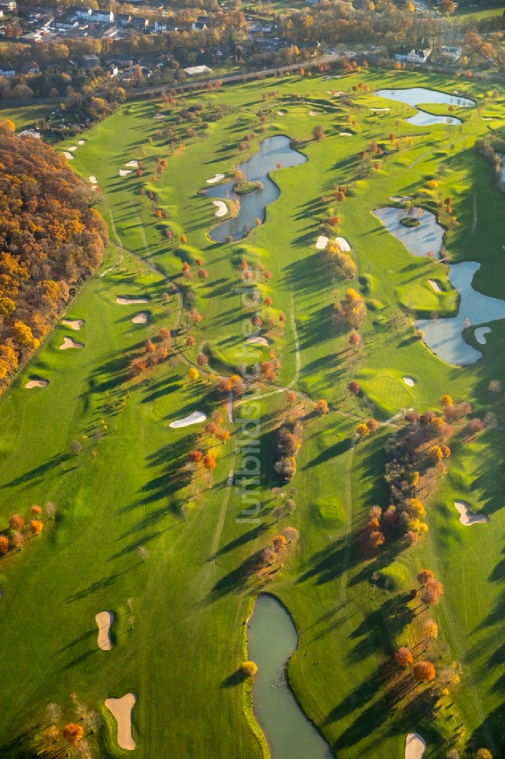 Kamp-Lintfort aus der Vogelperspektive: Golfplatz Golfclub Am Kloster-Kamp e.V. an der Kirchstraße im Ortsteil Niersenbruch in Kamp-Lintfort im Bundesland Nordrhein-Westfalen, Deutschland