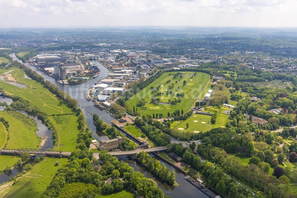 Mülheim an der Ruhr aus der Vogelperspektive: Golfplatz Golfclub Mülheim an der Ruhr Raffelberg in Mülheim an der Ruhr im Bundesland Nordrhein-Westfalen, Deutschland