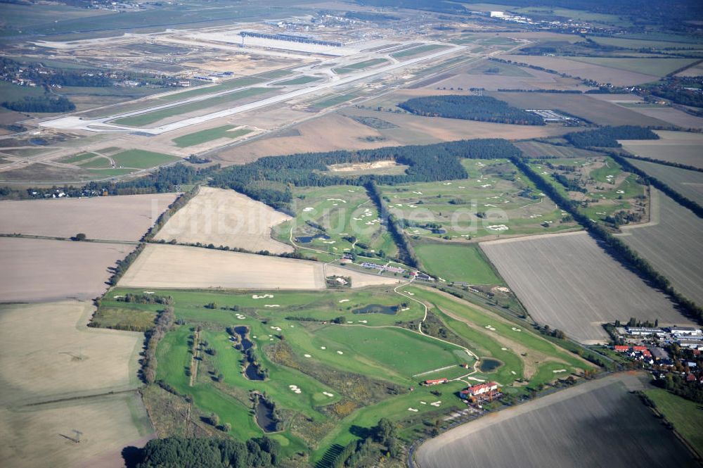 Groß Kienitz aus der Vogelperspektive: Golfplatz Groß Kienitz