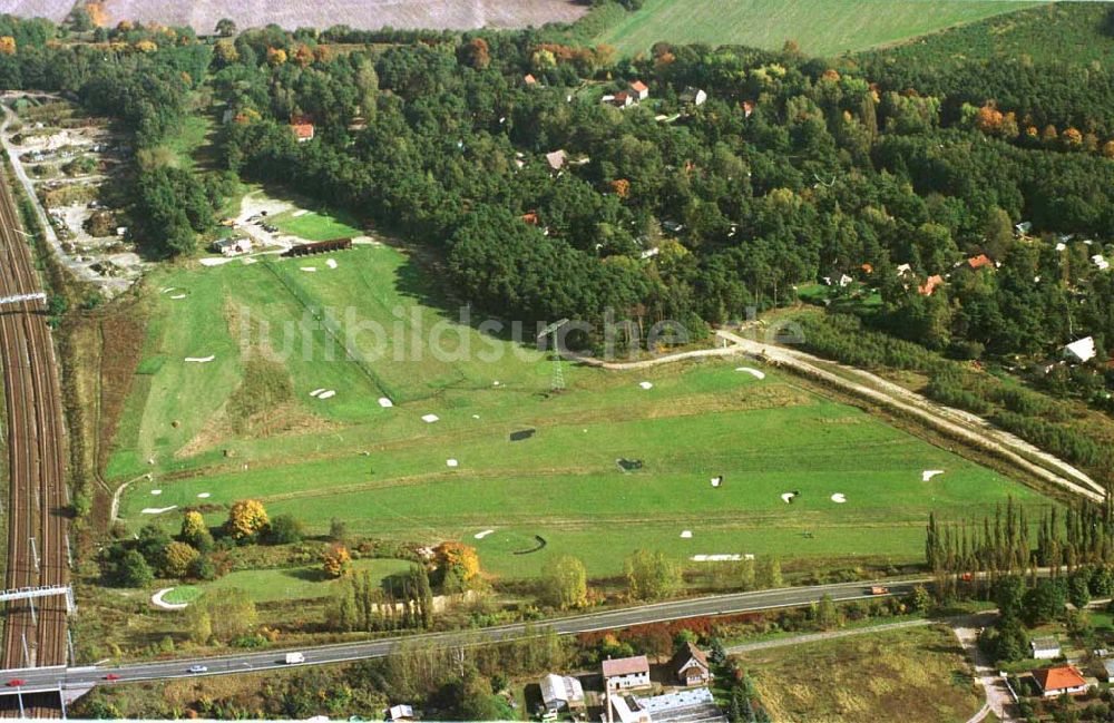 Mahlow / Brandenburg aus der Vogelperspektive: Golfplatz Mahlow Veröffentlichung nur bei Urhebernennung LUFTBILD & PRESSEFOTO / Robert Grahn und Belegzusendung gestattet !