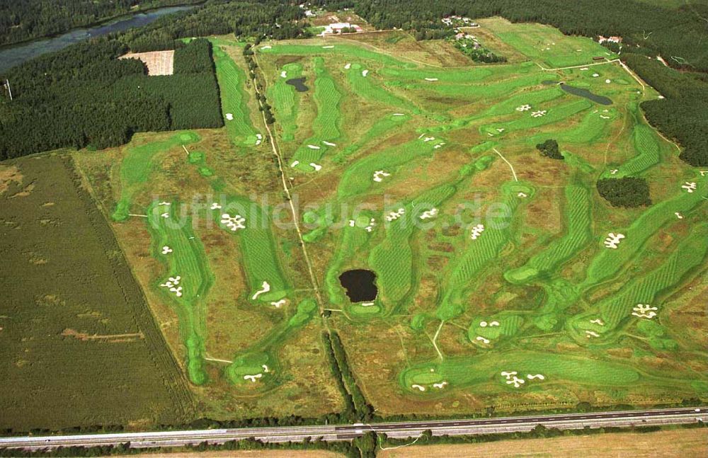 Luftaufnahme Prenden / Brandenburg - Golfplatz Prenden an der Autobahn nach Prenzlau oberhalb des Berliner Rings