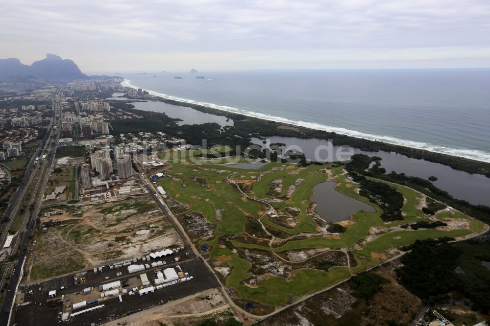 Rio de Janeiro aus der Vogelperspektive: Golfplatz in Rio de Janeiro in Brasilien