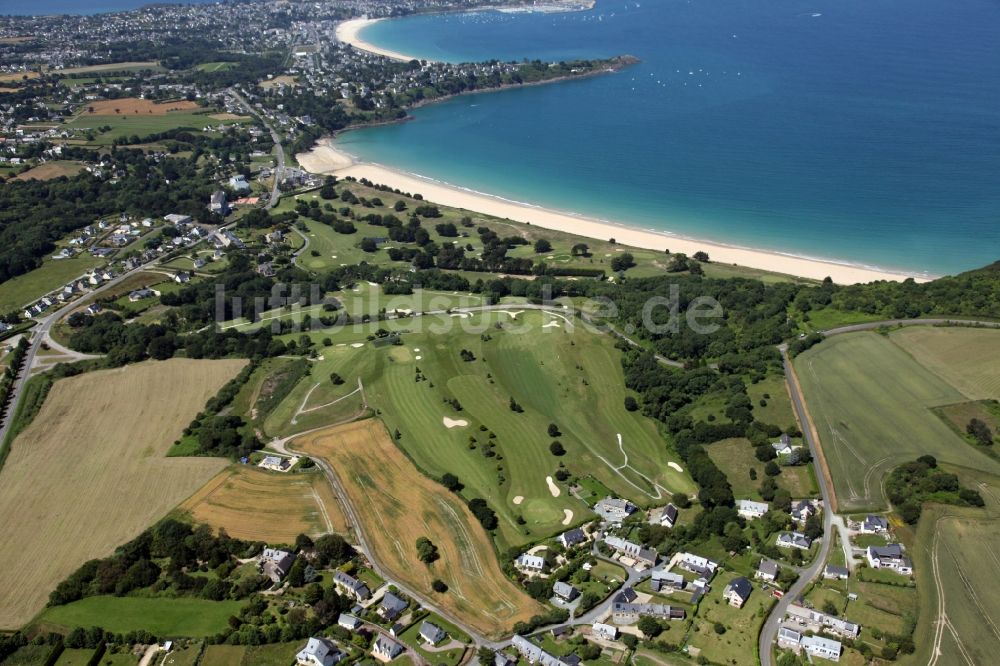 Luftaufnahme Saint-Cast-le-Guildo - Golfplatz Saint Cast Pen Guen in Saint-Cast-le-Guildo in Bretagne, Frankreich