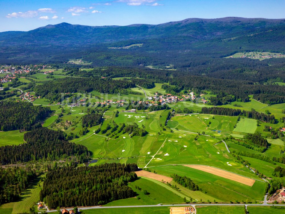 Sankt Oswald-Riedlhütte aus der Vogelperspektive: Golfplatz in Sankt Oswald-Riedlhütte im Bundesland Bayern, Deutschland