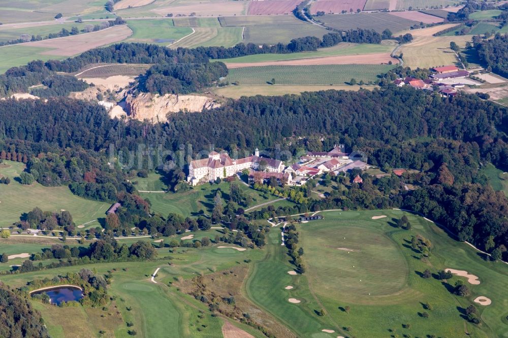 Orsingen-Nenzingen aus der Vogelperspektive: Golfplatz Schloss Langenstein - Der Country Club im Ortsteil Orsingen in Orsingen-Nenzingen im Bundesland Baden-Württemberg, Deutschland