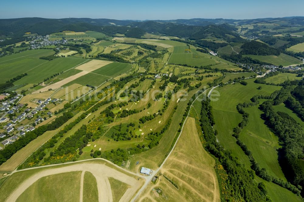 Schmallenberg von oben - Golfplatz in Schmallenberg im Bundesland Nordrhein-Westfalen