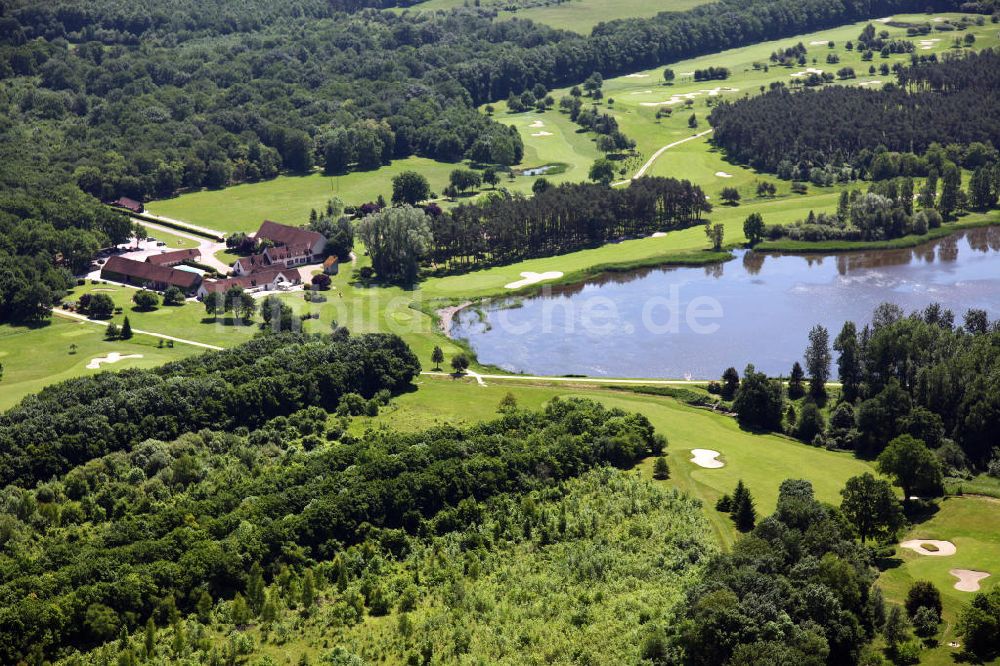 Luftbild Cheverny - Golfplatz im Süden der Gemeinde Cheverny im Loiretal