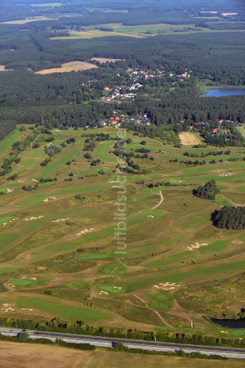 Wandlitz aus der Vogelperspektive: Golfplatz in Wandlitz im Bundesland Brandenburg