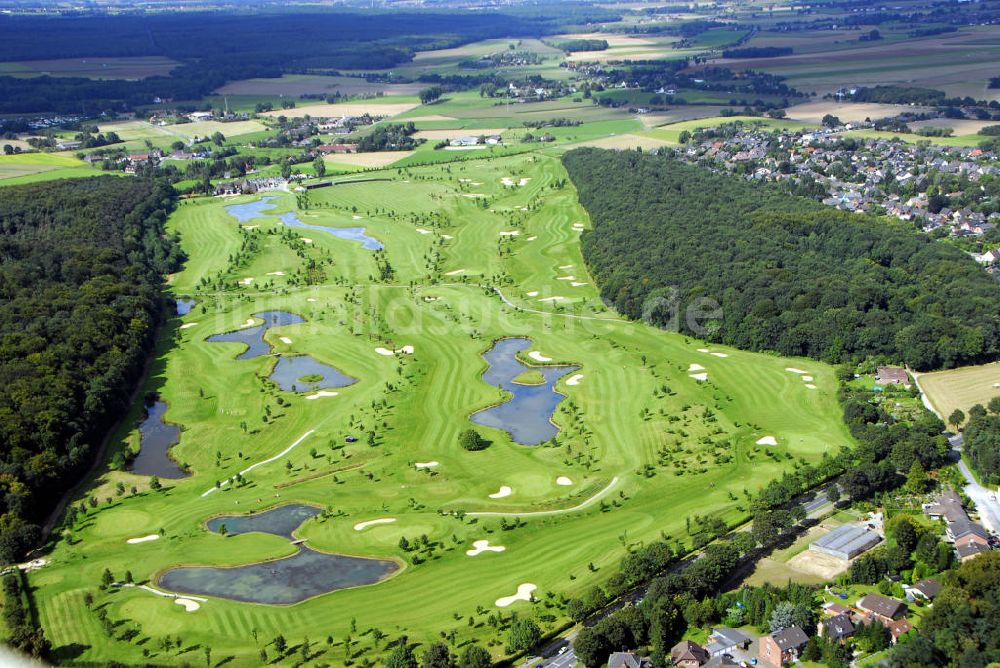 Kamp-Lintfort aus der Vogelperspektive: Golfplatz zwischen Kamper Berg (re.) und Niersenberg bei Kamp-Lintfort