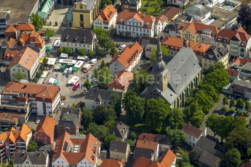 Werl aus der Vogelperspektive: Gotische Hallenkirche Probsteikirche St. Walburga in Werl im Bundesland Nordrhein-Westfalen