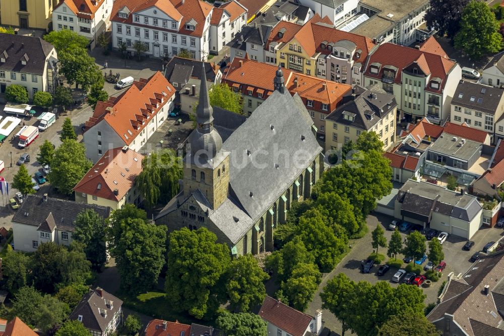 Luftbild Werl - Gotische Hallenkirche Probsteikirche St. Walburga in Werl im Bundesland Nordrhein-Westfalen