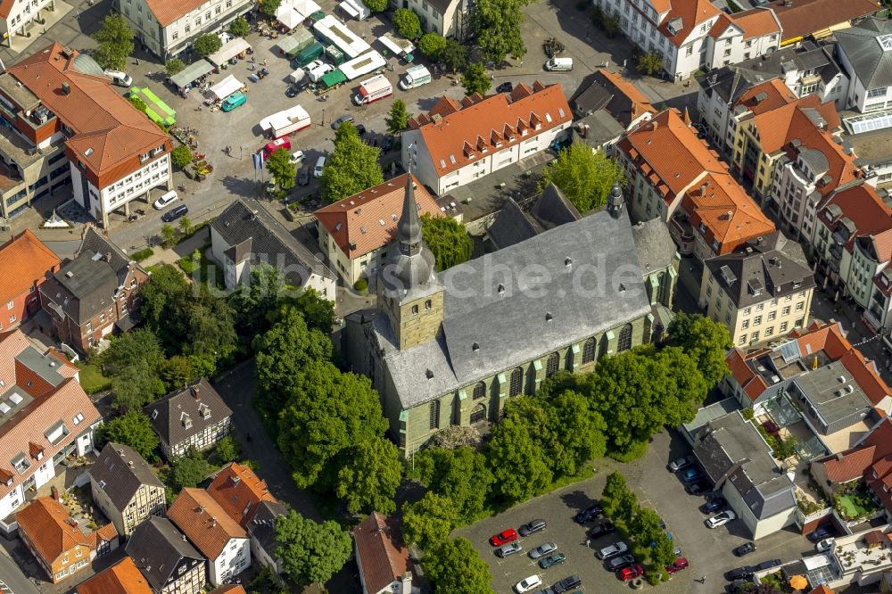 Luftaufnahme Werl - Gotische Hallenkirche Probsteikirche St. Walburga in Werl im Bundesland Nordrhein-Westfalen