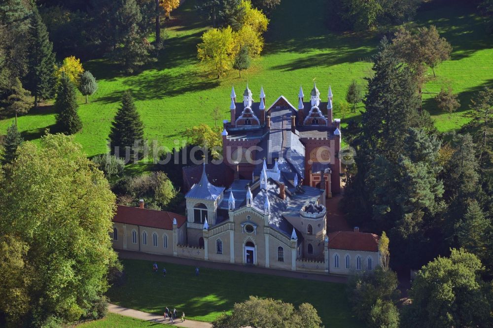 Luftaufnahme Wörlitz - Gotisches Haus in Schochs Garten im Wörlitzer Park in Wörlitz im Bundesland Sachsen-Anhalt