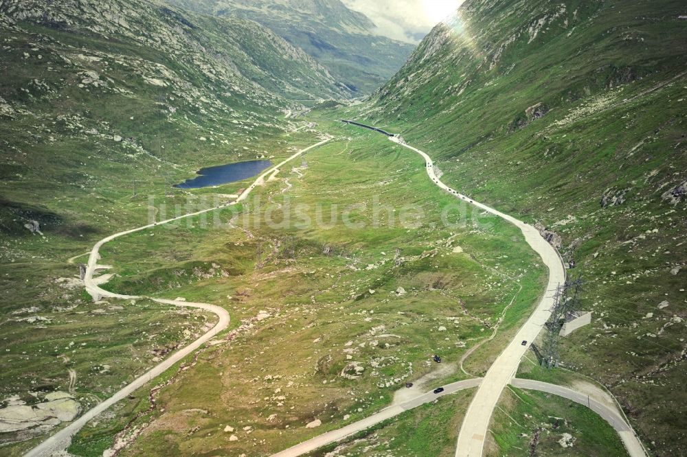 Airolo aus der Vogelperspektive: Gotthardpass in Airolo in Ticino, Schweiz