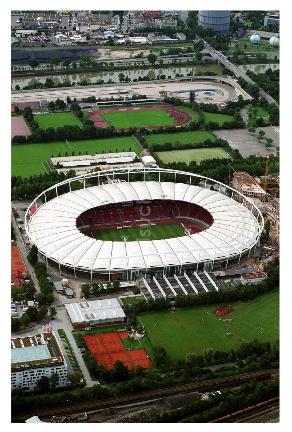 Stuttgart von oben - Gottlieb-Daimler-Stadion Stuttgart