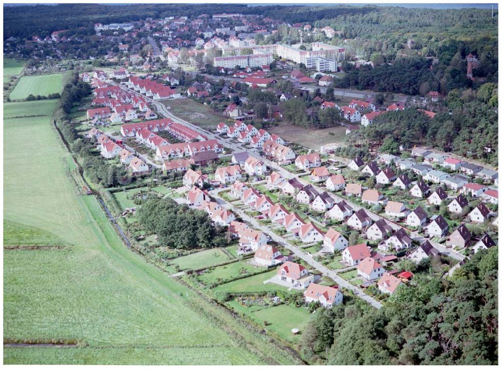 Luftaufnahme Graal-Müritz / Mecklenburg Vorpommern - Graal-Müritz 27.09.2002 Wohnsiedlung Koppenheide der HAWO KG in Graal - Müritz Mecklenburg Vorpommern