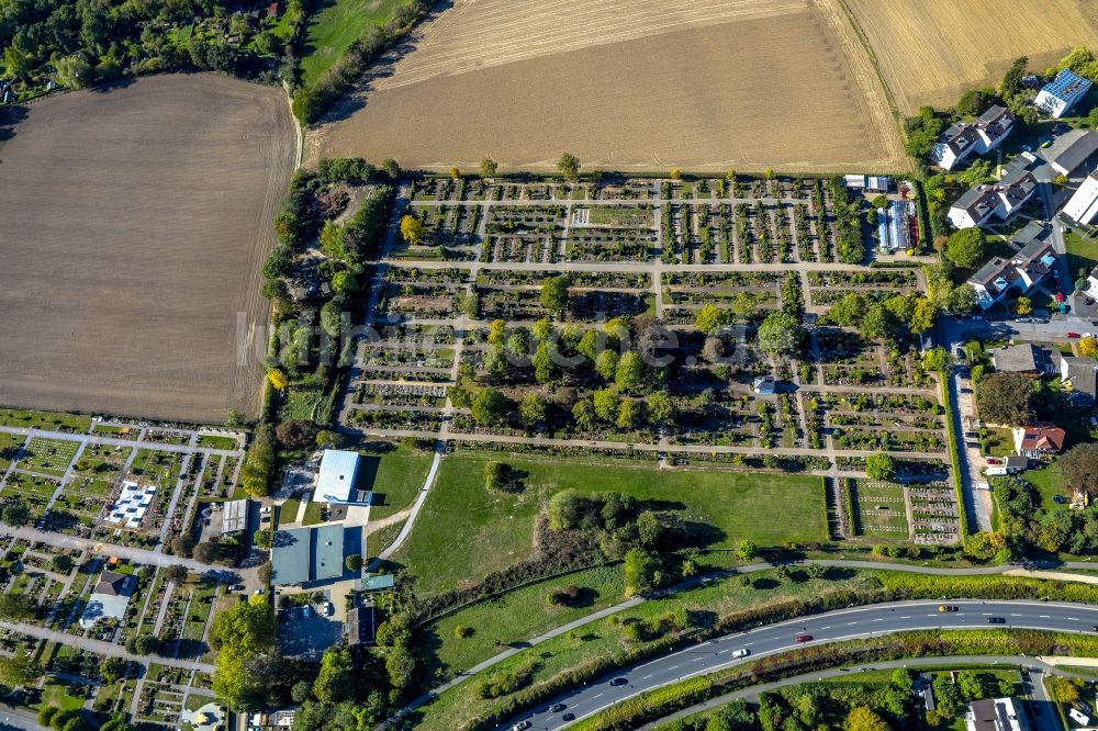 Luftaufnahme Hagen - Grabreihen auf dem Gelände des Friedhofes Evangelischer und Katholischer Friedhof Boele im Ortsteil Boele in Hagen im Bundesland Nordrhein-Westfalen, Deutschland