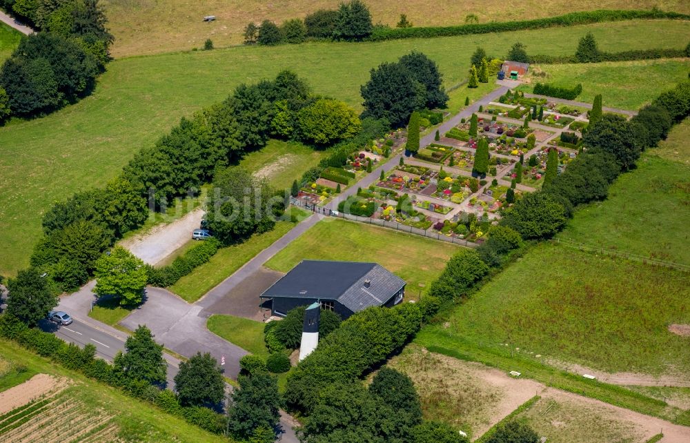 Luftbild Niederelfringhausen - Grabreihen auf dem Gelände des Friedhofes an der Felderbachstraße in Niederelfringhausen im Bundesland Nordrhein-Westfalen