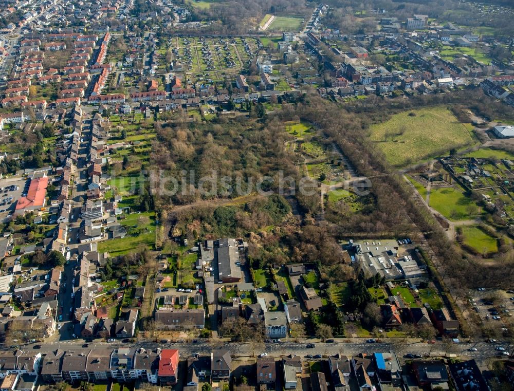 Luftaufnahme Oberhausen - Grabreihen auf dem Gelände des Friedhofes in Oberhausen im Bundesland Nordrhein-Westfalen