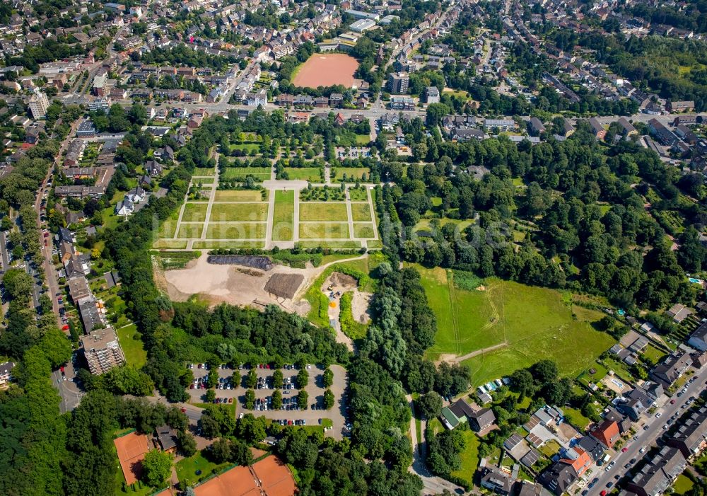 Luftbild Bottrop - Grabreihen auf dem Gelände des Friedhofes Westfriedhof in Bottrop im Bundesland Nordrhein-Westfalen