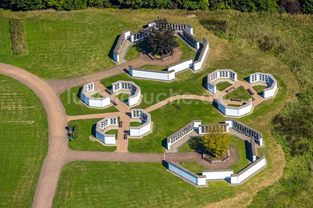 Luftaufnahme Gevelsberg - Grabreihen auf dem Gelände des Zentraler kommunalen Friedhofes in Gevelsberg im Bundesland Nordrhein-Westfalen