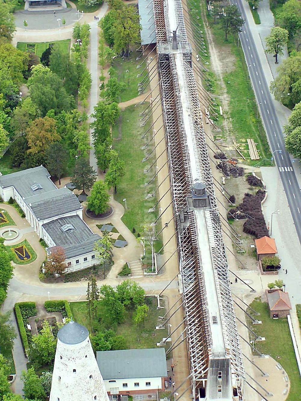 Schönebeck von oben - Gradierwerk in Schönebeck