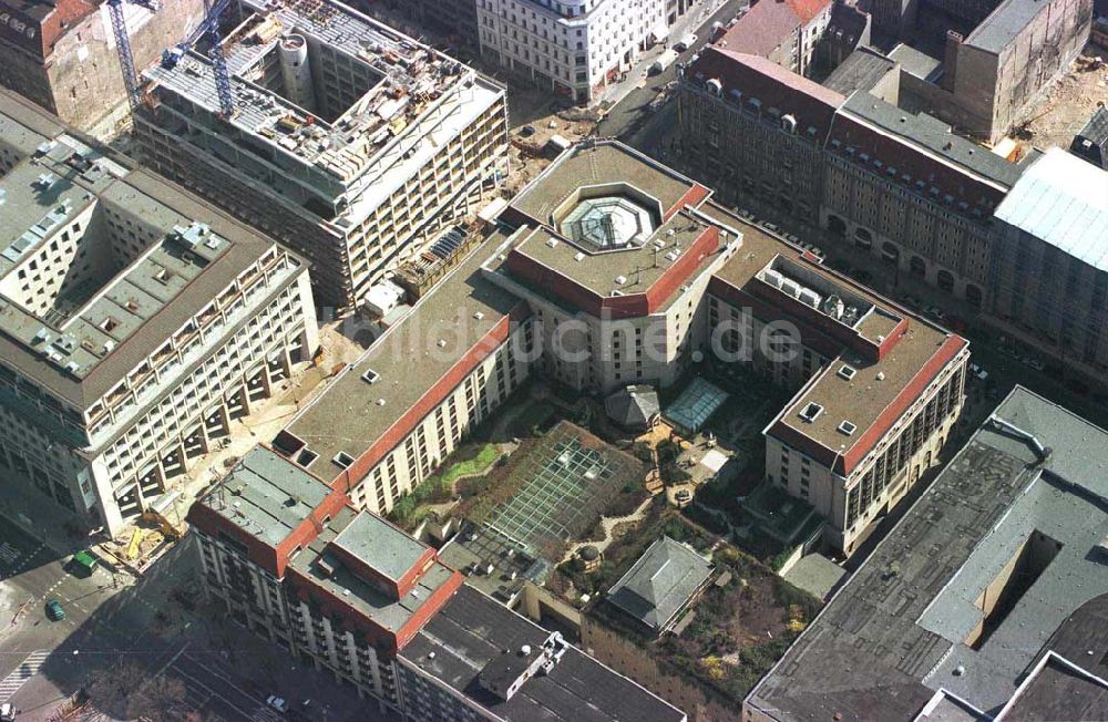 Berlin von oben - Grand-Hotel Berlin an der Friedrichstraße